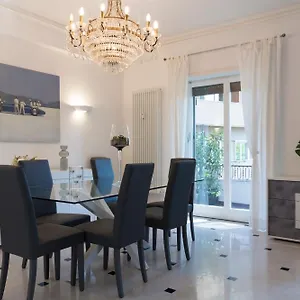 https://aventino-suite.it-romehotels.com